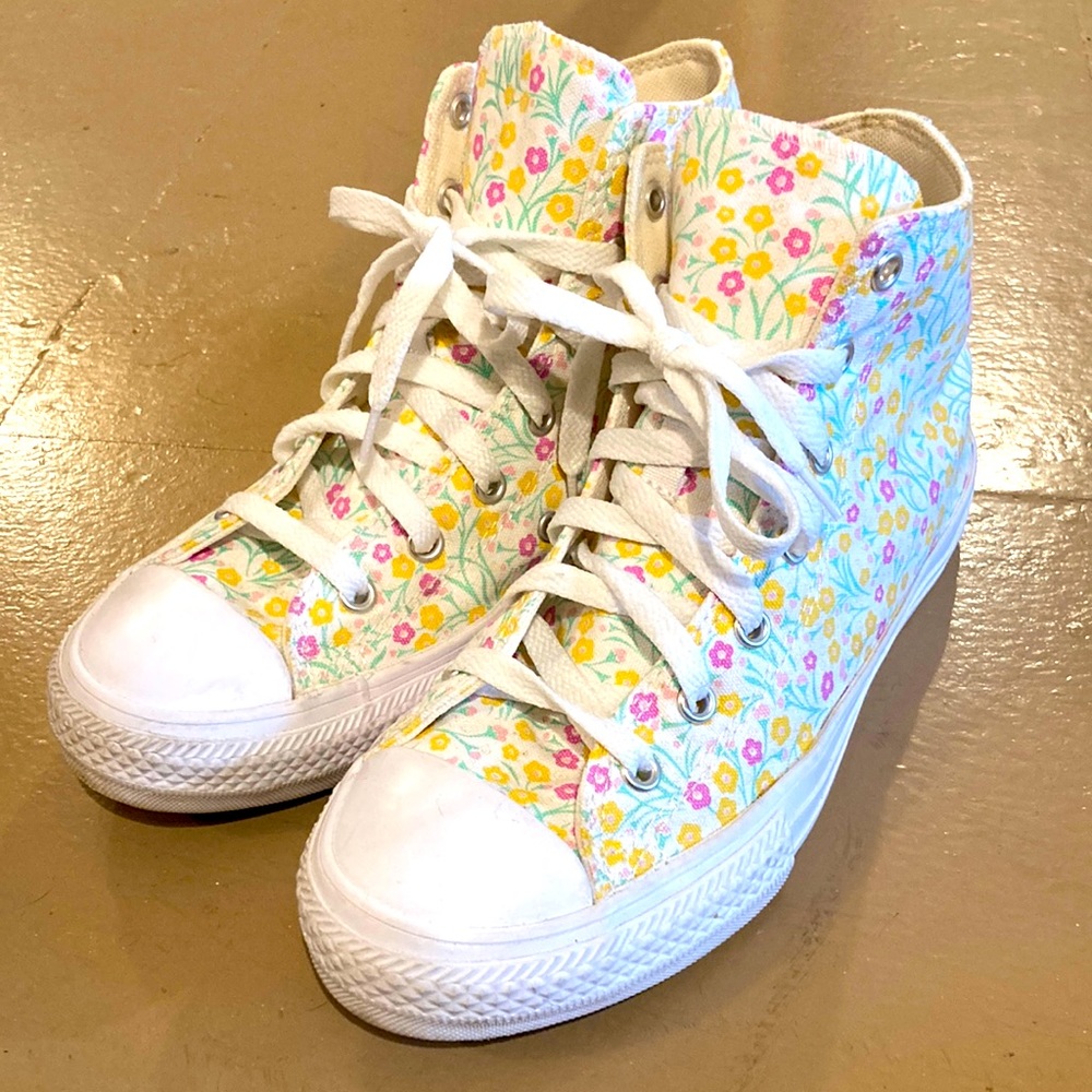 Floral Converse Chuck Taylor All Star high tops Sz 5 (6.5 - 7)